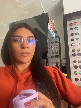 Snapshot of oralin chatting on 10/30/25, 01:56 oralin online show from 10/30/25, 01:56