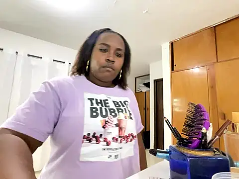 Snapshot of NaomiGrace_ chatting on 10/11/25, 12:15 NaomiGrace online show from 10/11/25, 12:15