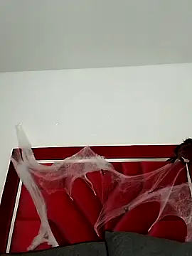 Snapshot of NaomiGrace_ chatting on 10/18/25, 10:49 NaomiGrace online show from 10/18/25, 10:49