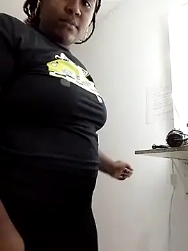 Snapshot of NaomiGrace_ chatting on 10/30/25, 11:00 NaomiGrace online show from 10/30/25, 11:00