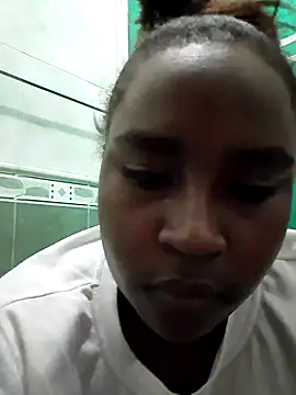 Snapshot of NaomiGrace_ chatting on 11/21/25, 05:06 NaomiGrace online show from 11/21/25, 05:06