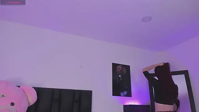 SaradaParker online show from 04/21/26, 03:07