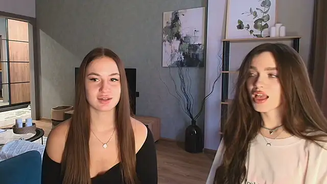 MayaGlow online show from 11/21/25, 05:39