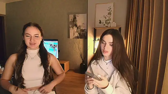 MayaGlow online show from 12/04/25, 05:28