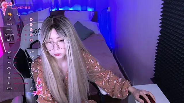 sofiisun online show from 10/23/25, 02:22