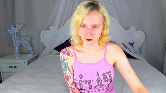 LikiLips online show from 04/21/26, 01:07