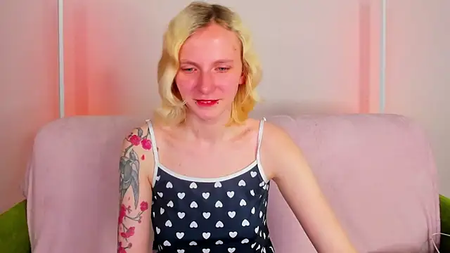LikiLips online show from 05/15/26, 10:50