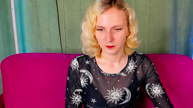 LikiLips online show from 06/10/26, 01:06