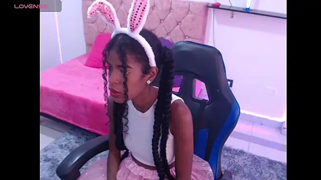 thianahorny online show from 10/16/25, 12:28