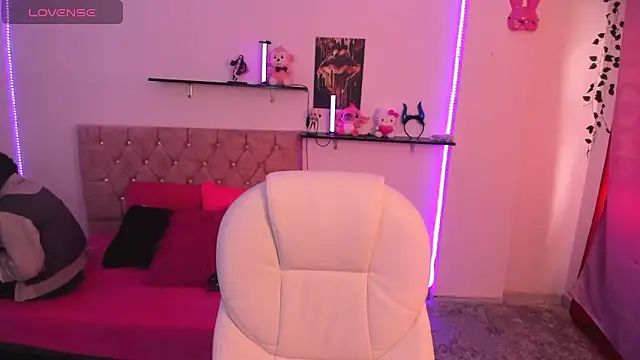 thianahorny online show from 10/25/25, 12:34