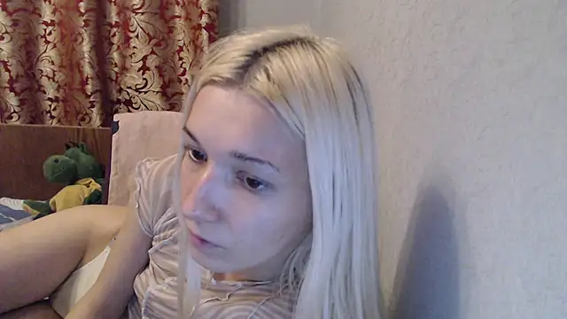 maybe doll online show from 12/01/25, 05:29