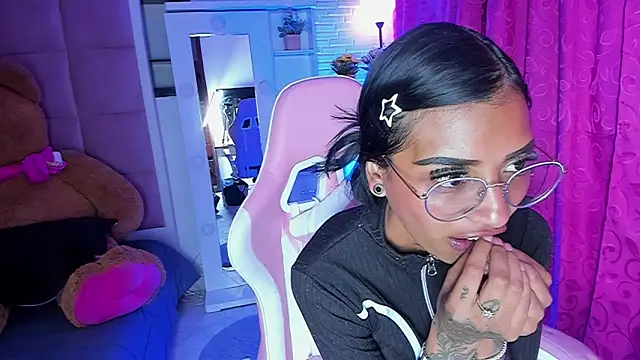 KarlaSlutSkinny   online show from 03/10/26, 08:25