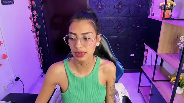 Snapshot of KarlaSlutSkinny__ chatting on 07/18/26, 09:18 KarlaSlutSkinny online show from 07/18/26, 09:18
