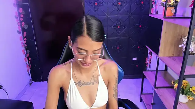 Snapshot of KarlaSlutSkinny__ chatting on 07/19/26, 06:00 KarlaSlutSkinny online show from 07/19/26, 06:00