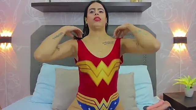 laura maite  online show from 11/15/25, 12:13