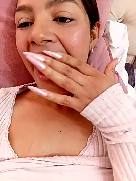 MeganHillss online show from 12/05/25, 05:20