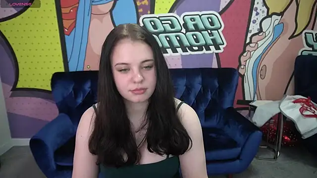 SnowWhiti online show from 04/03/26, 06:50