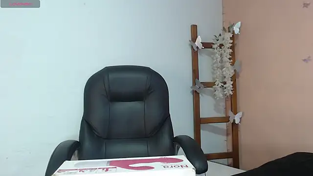 SweetRenata  online show from 11/26/25, 11:22