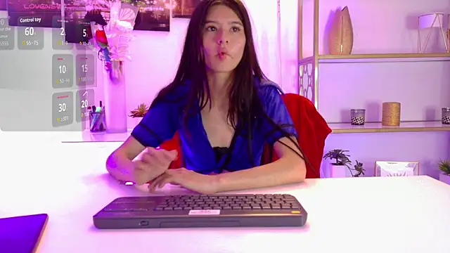 Snapshot of SweetRenata_ chatting on 05/11/26, 01:06 SweetRenata online show from 05/11/26, 01:06