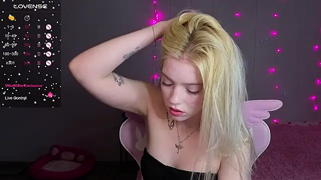 myprettylola online show from 05/04/26, 04:14