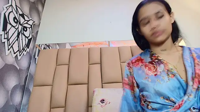 hannah teehn online show from 11/11/25, 07:14