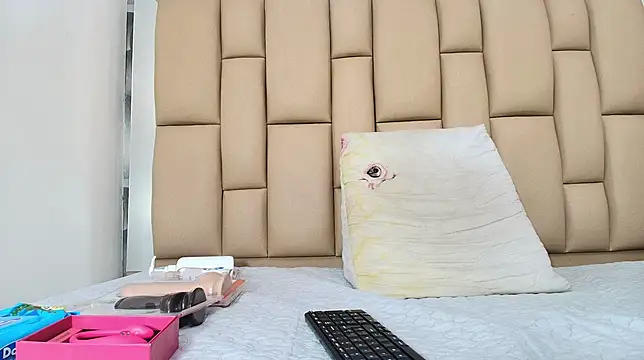 hannah teehn online show from 11/27/25, 07:16