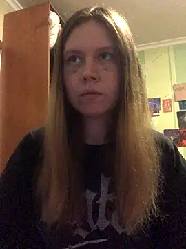 LunaVirelle online show from 10/25/25, 07:52