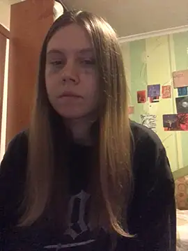 LunaVirelle online show from 10/31/25, 03:24