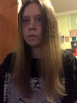 LunaVirelle online show from 11/04/25, 03:55