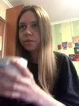 LunaVirelle online show from 11/07/25, 12:27