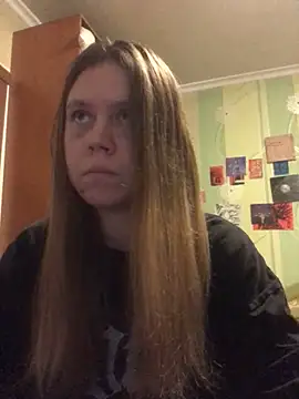 LunaVirelle online show from 11/25/25, 07:58