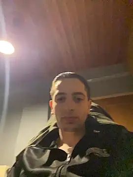 Snapshot of Asimako chatting on 12/17/25, 06:58 Asimako online show from 12/17/25, 06:58