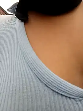 Scarlet Aura online show from 11/21/25, 08:51