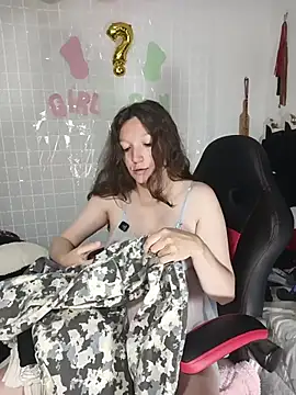 Lucy colee online show from 04/22/26, 04:41