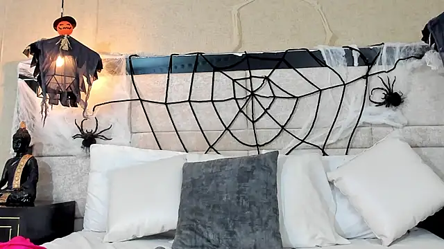 RousseWalker online show from 10/25/25, 01:07