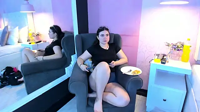 RousseWalker online show from 11/23/25, 07:35