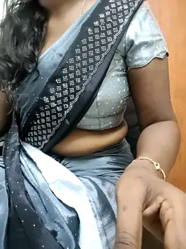Tamilmallu-duskygirl03 online show from 12/04/25, 10:02