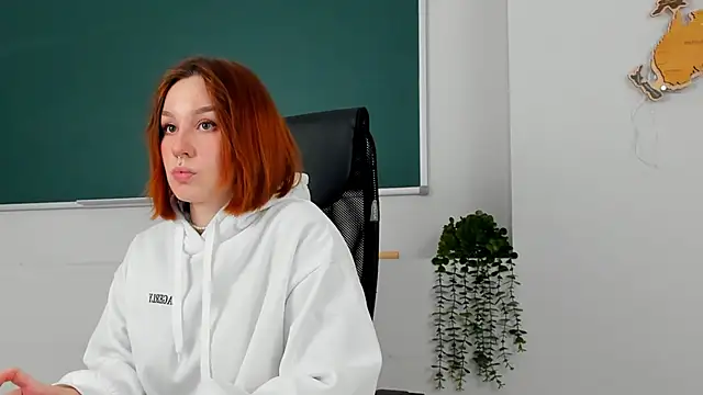 ClaireMathis online show from 04/11/26, 02:32