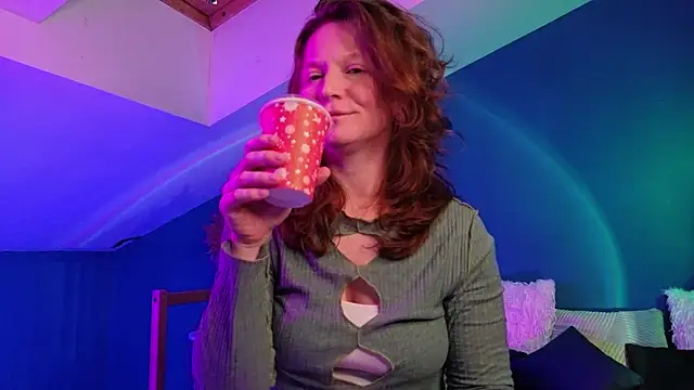 AuroraBorealis   online show from 12/18/25, 06:52