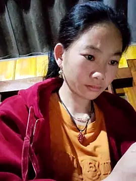 gio-thu online show from 12/13/25, 11:32