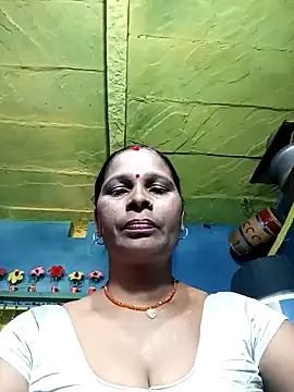 Snapshot of Rt_shreya chatting on 10/12/25, 05:28 Rt shreya online show from 10/12/25, 05:28