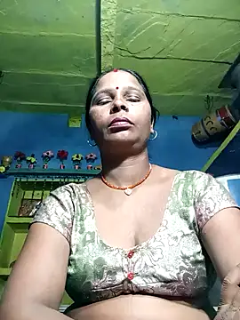 Snapshot of Rt_shreya chatting on 10/16/25, 07:04 Rt shreya online show from 10/16/25, 07:04