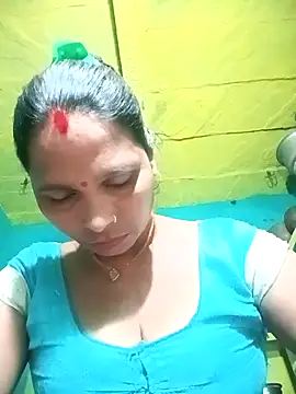 Snapshot of Rt_shreya chatting on 10/24/25, 03:08 Rt shreya online show from 10/24/25, 03:08