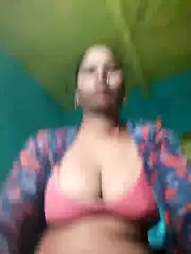 Snapshot of Rt_shreya chatting on 10/31/25, 02:29 Rt shreya online show from 10/31/25, 02:29