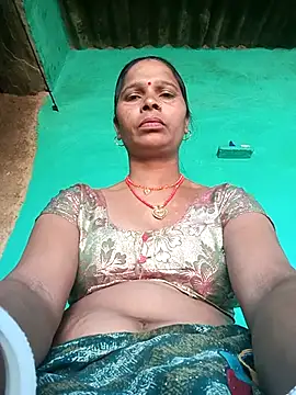 Snapshot of Rt_shreya chatting on 11/11/25, 09:09 Rt shreya online show from 11/11/25, 09:09