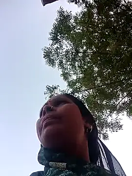 Snapshot of Rt_shreya chatting on 11/14/25, 11:20 Rt shreya online show from 11/14/25, 11:20