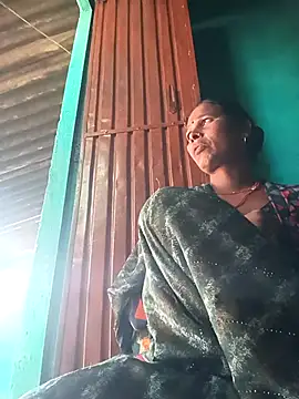 Snapshot of Rt_shreya chatting on 11/28/25, 06:49 Rt shreya online show from 11/28/25, 06:49