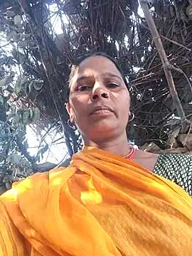 Snapshot of Rt_shreya chatting on 11/29/25, 09:23 Rt shreya online show from 11/29/25, 09:23