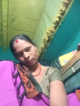 Snapshot of Rt_shreya chatting on 11/29/25, 11:52 Rt shreya online show from 11/29/25, 11:52