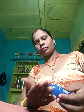 Snapshot of Rt_shreya chatting on 12/05/25, 04:03 Rt shreya online show from 12/05/25, 04:03